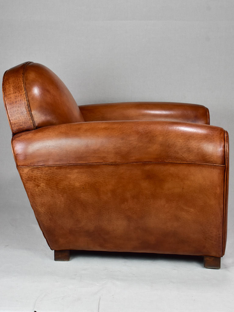 Comfy round shape leather armchair