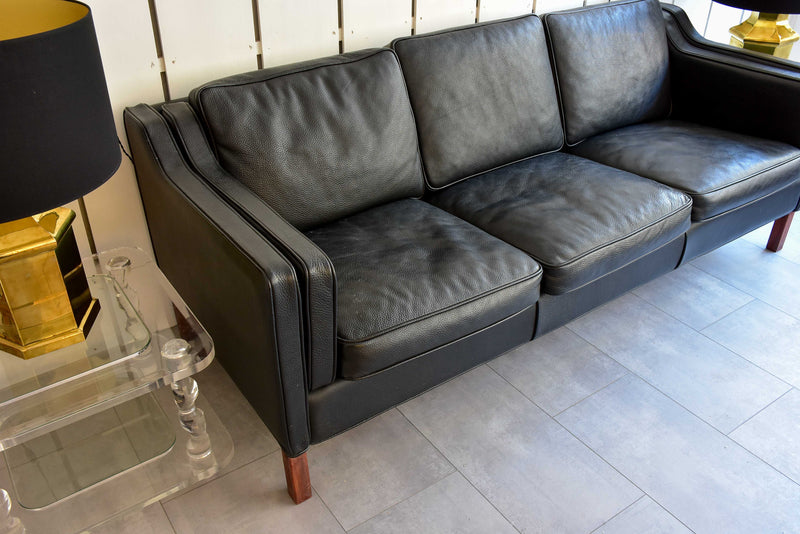 2212 and 2213 Børge Mogensen sofas