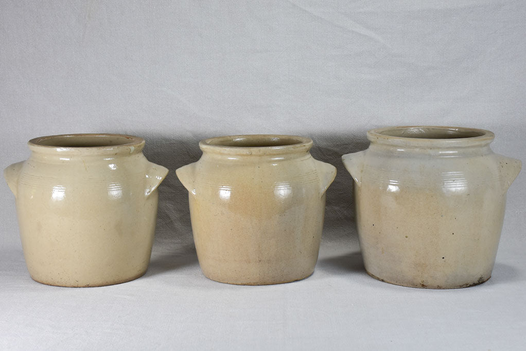 Early-twentieth-century French stoneware pot - size 8