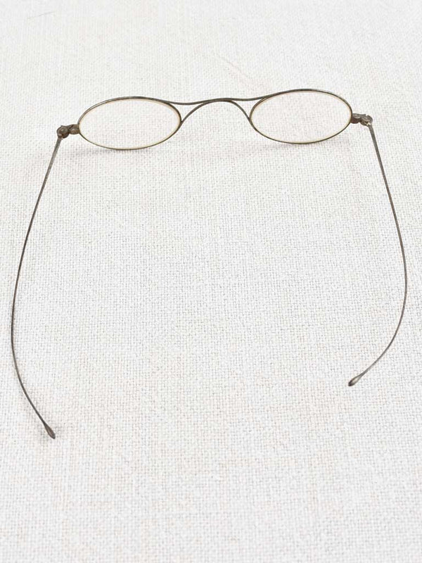 Stylish 1900s magnifying reading glasses