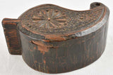 Beautifully designed 19th century tea chest