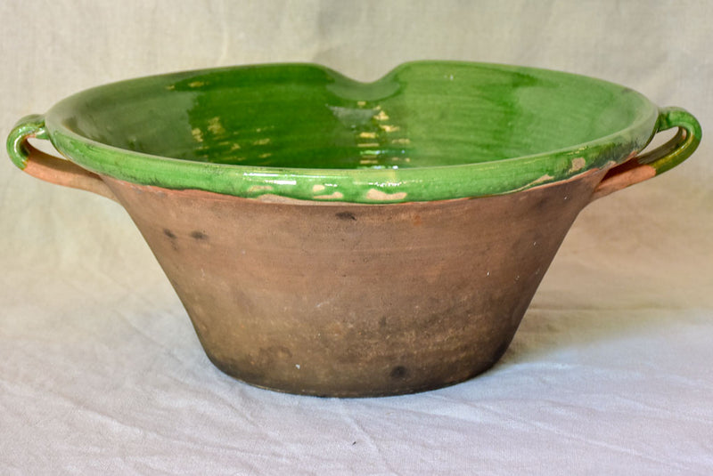 Antique French bowl 'tian' with green glaze