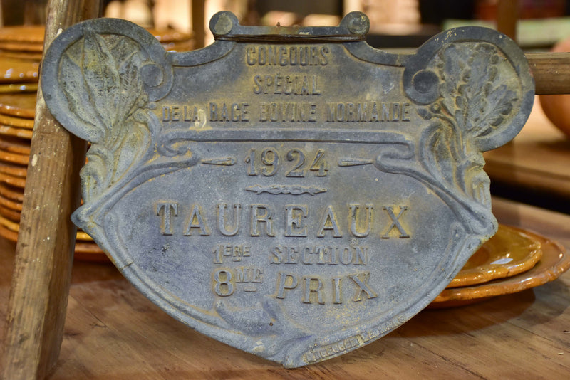 Antique French prize for a bull - 1924
