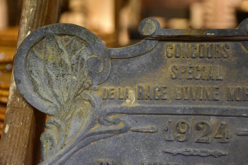 Antique French prize for a bull - 1924