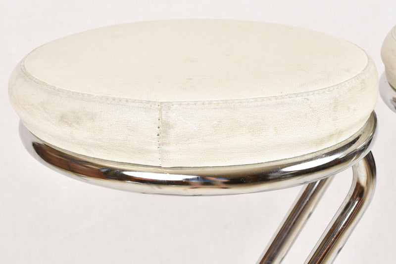 Quirky Z-shaped white bar stools