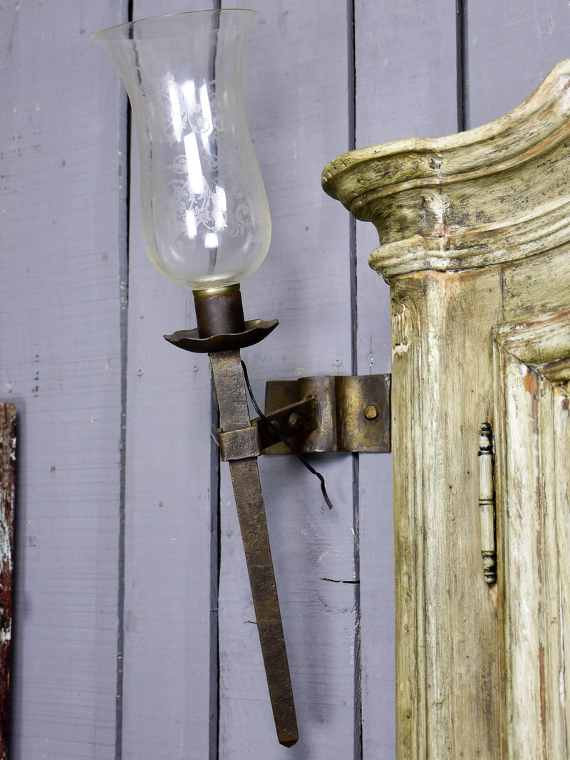 Pair of antique wall sconces from a maison de maître - etched glass