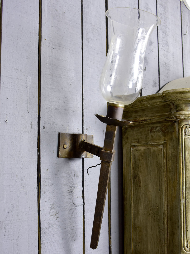 Pair of antique wall sconces from a maison de maître - etched glass