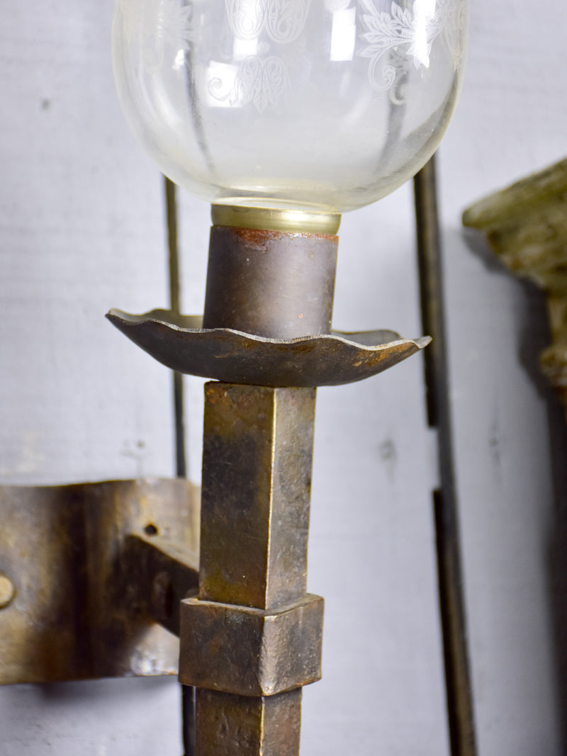 Pair of antique wall sconces from a maison de maître - etched glass