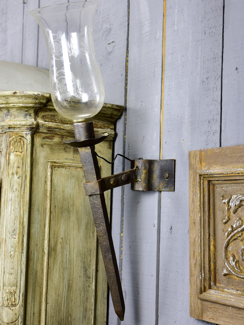 Pair of antique wall sconces from a maison de maître - etched glass