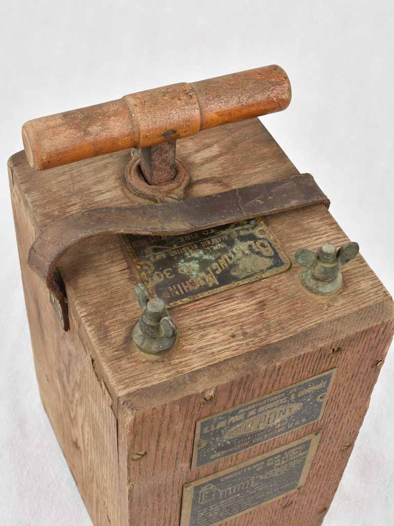 Antique plunger box / dynamite detonator / blasting machine 14¼