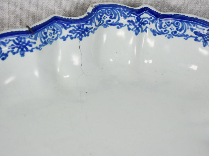 Louis XIV Moustiers faience oval platter with undulating edge - blue and white 12½" x 17"