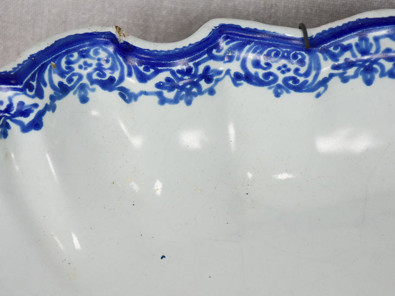 Louis XIV Moustiers faience oval platter with undulating edge - blue and white 12½" x 17"