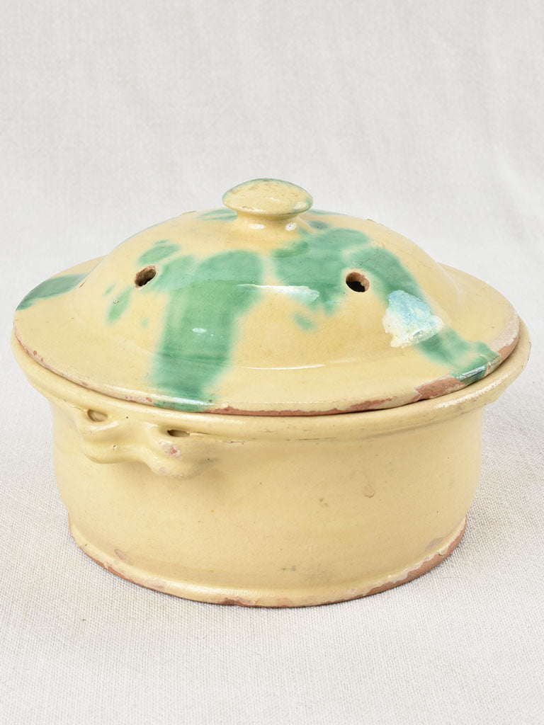 Vintage pot with steam lid 6"