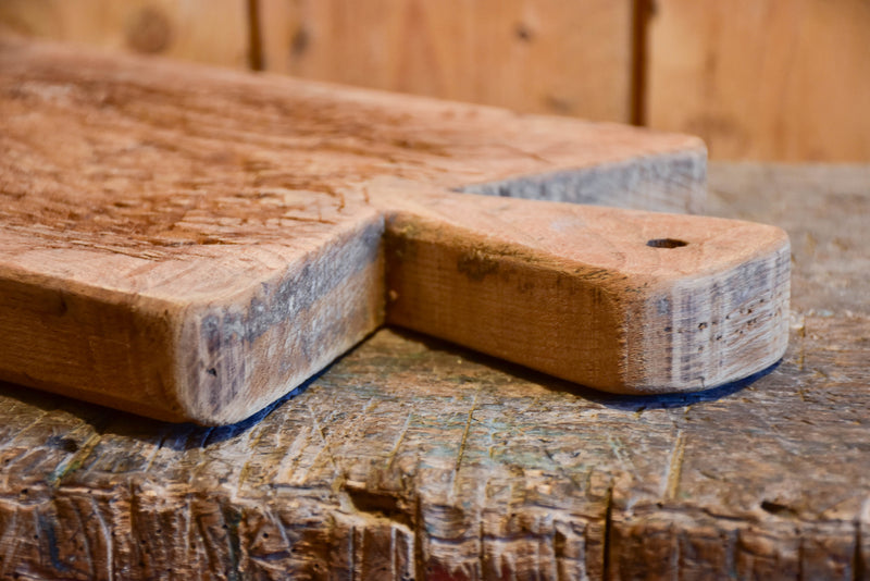 Petite French cutting board with pointed corners