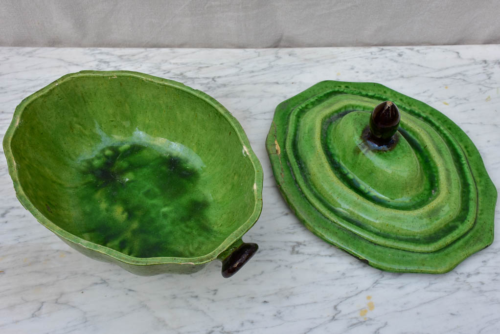 Rustic early 20th Century Dieulefit tureen with lid