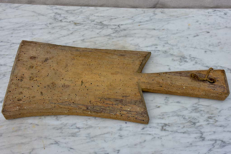 Small curved antique French cutting board 7½" x 19¼"