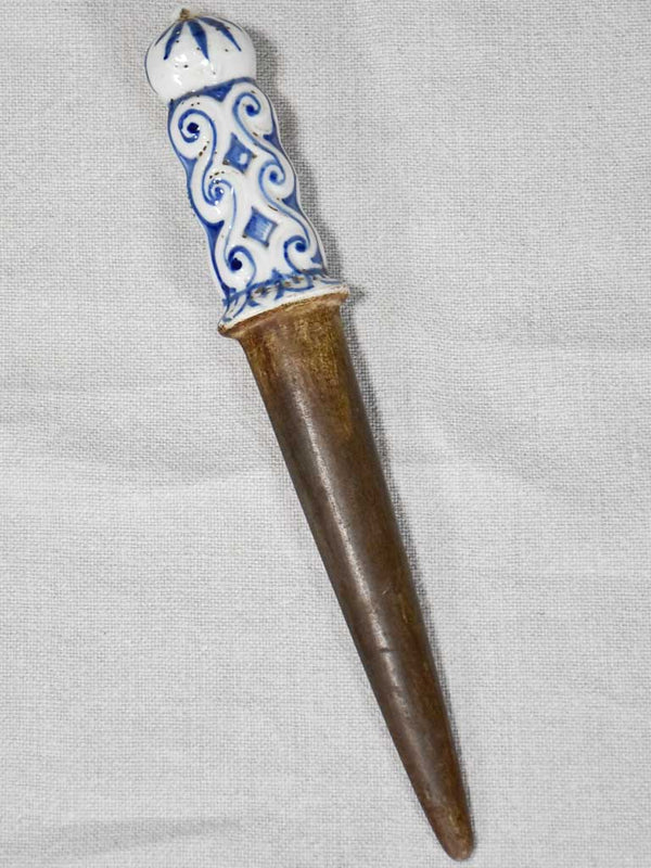 Rare eighteenth-century optical illusion earthenware dagger