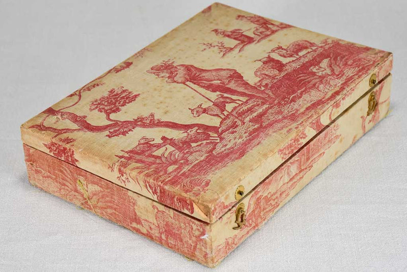Small 19th-century French jewelry and letter box covered in toile de jouy