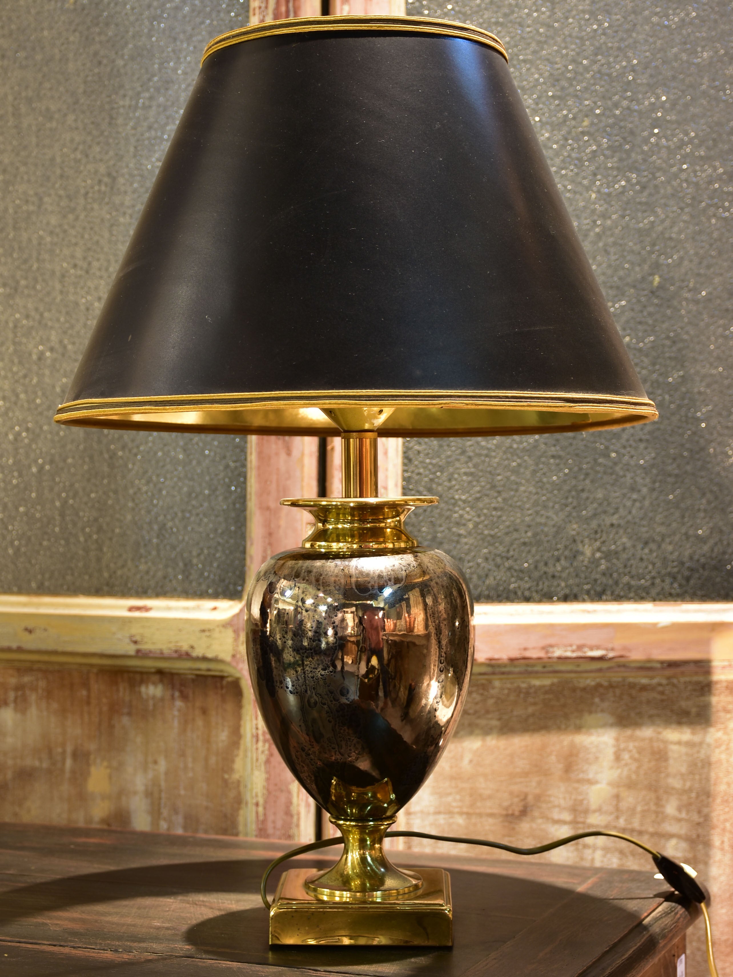 Vintage Le Dauphin metallic porcelain lamp