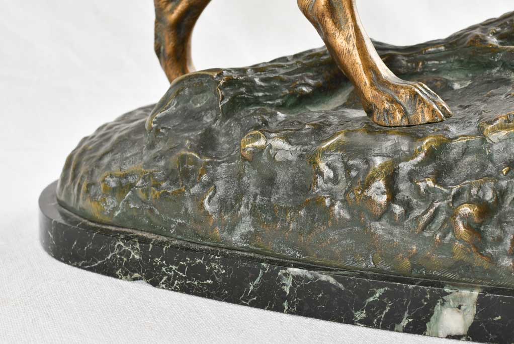 Sculpture En Biscuit XIXe Siècle - Chien De Chasse Avec Oiseau - Style Napoléon III