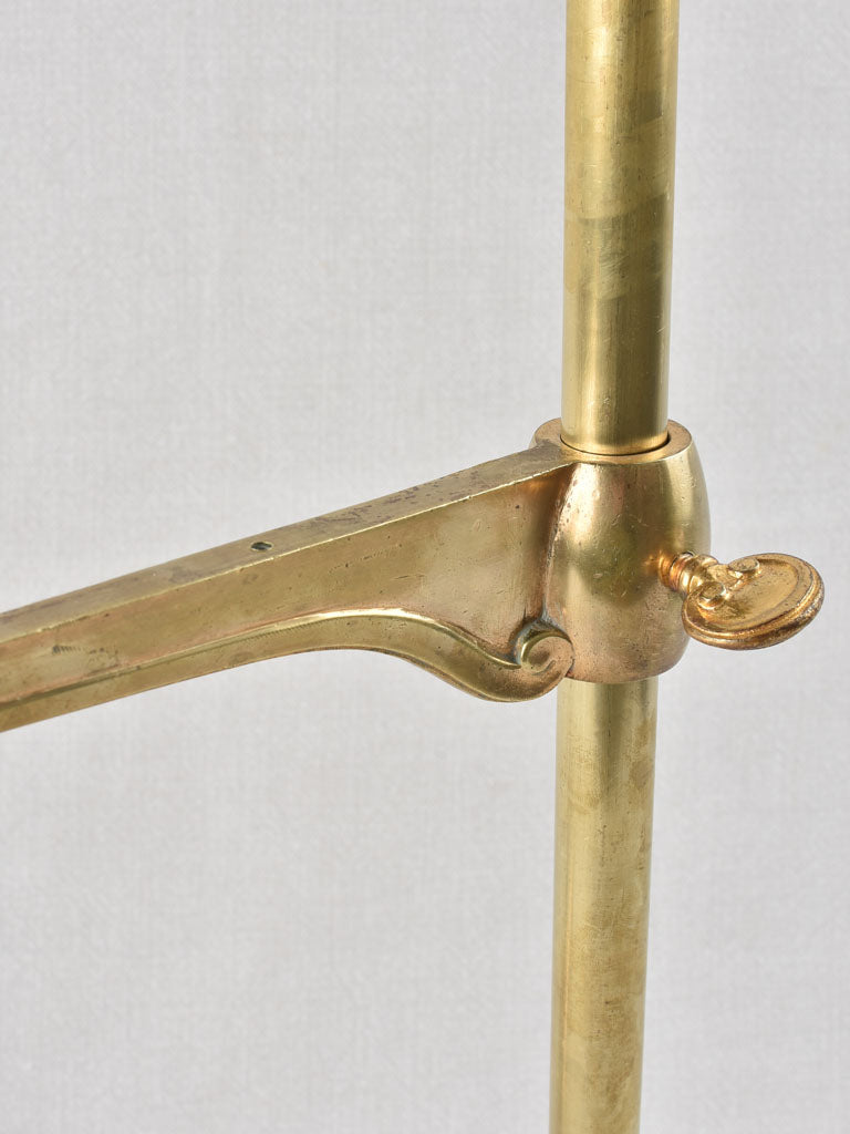 Pair of adjustable presentation stands - Seigel 29¼"