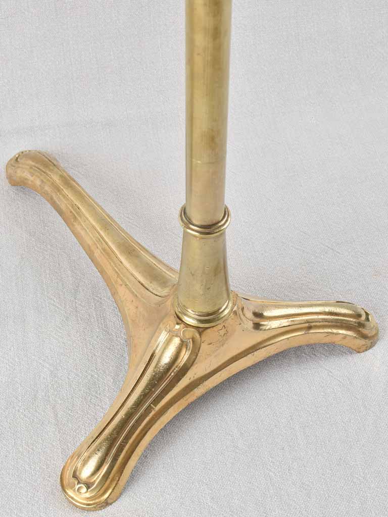 Pair of adjustable presentation stands - Seigel 29¼"