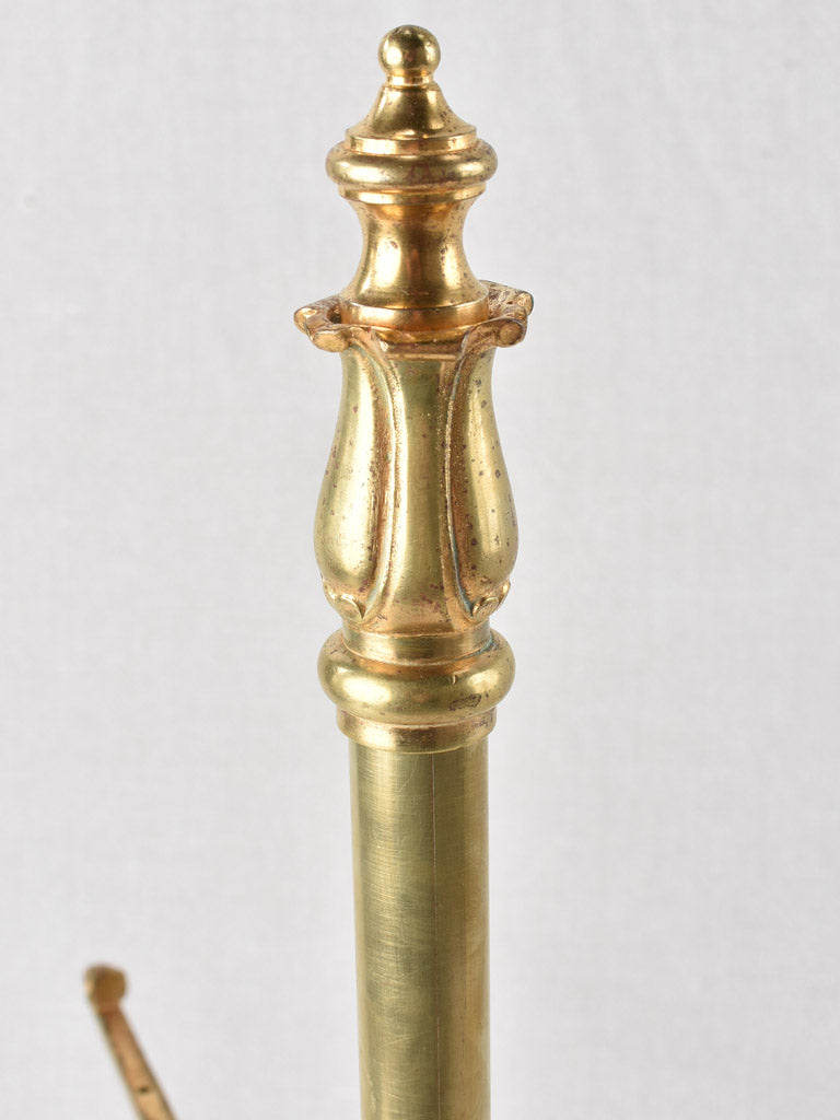Pair of adjustable presentation stands - Seigel 29¼"