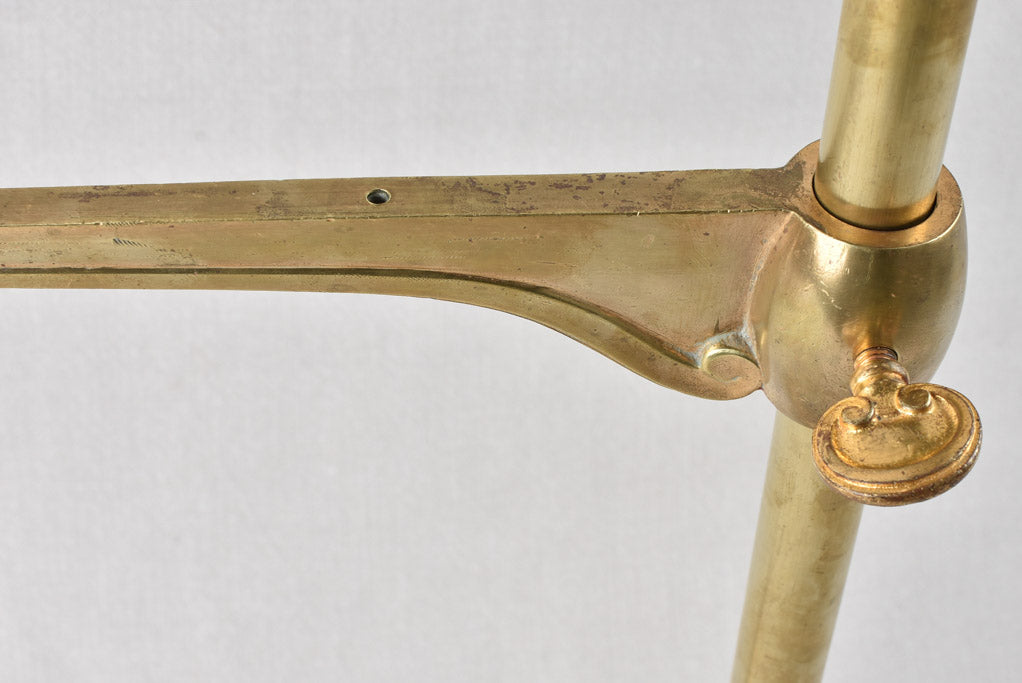 Pair of adjustable presentation stands - Seigel 29¼"