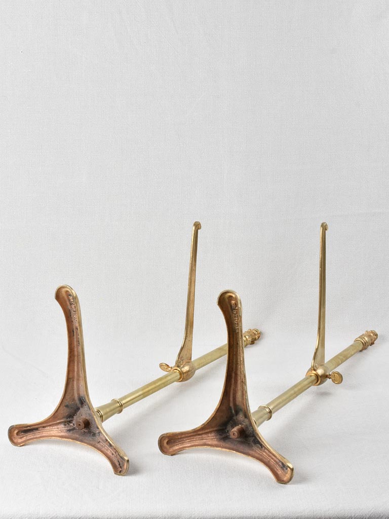 Pair of adjustable presentation stands - Seigel 29¼"