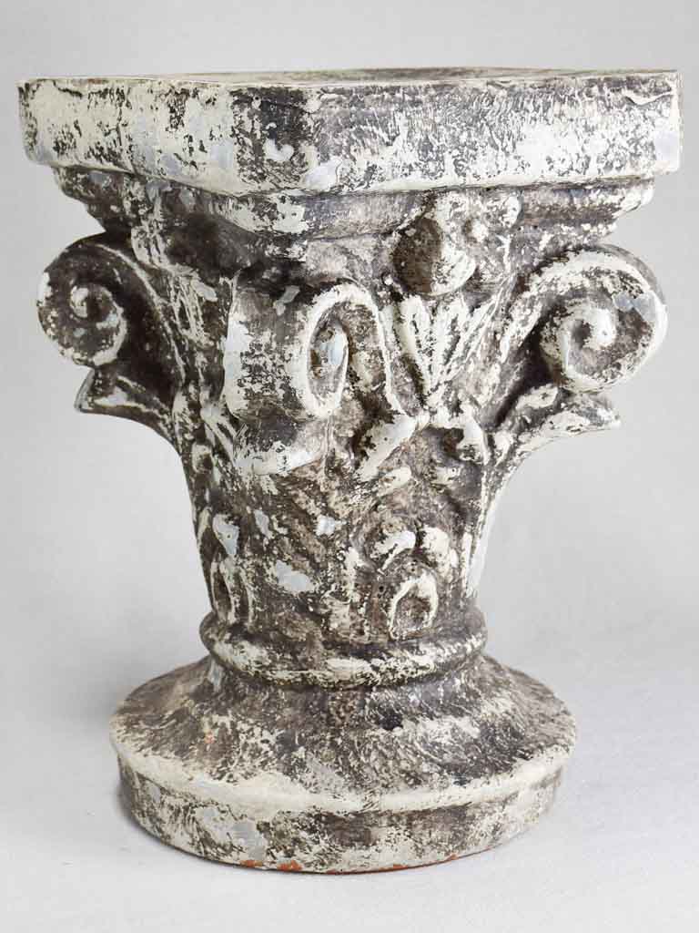 Early 20th-century Corinthian capital pedestal 16¼"