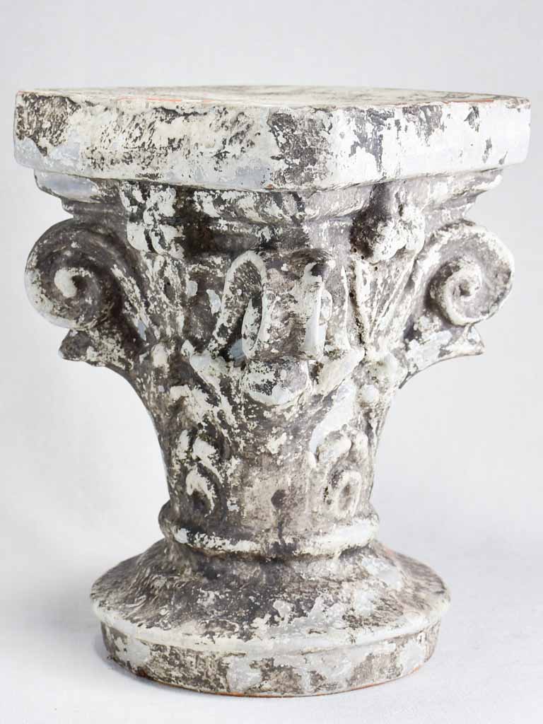 Early 20th-century Corinthian capital pedestal 16¼"