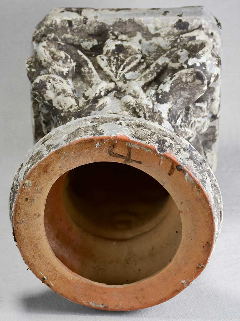 Early 20th-century Corinthian capital pedestal 16¼"