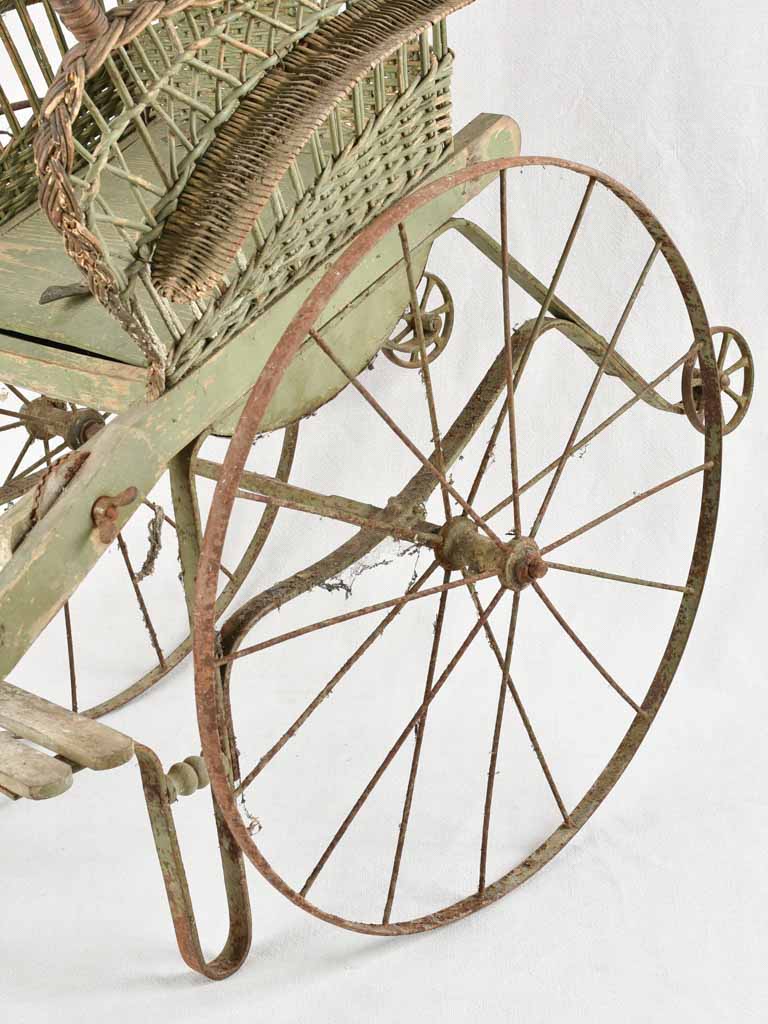 Antique wicker children's chariot (pulled by dogs) - 19th century