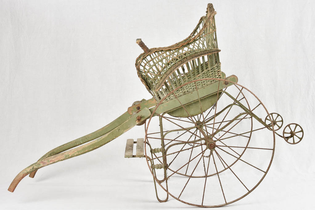 Antique wicker children's chariot (pulled by dogs) - 19th century