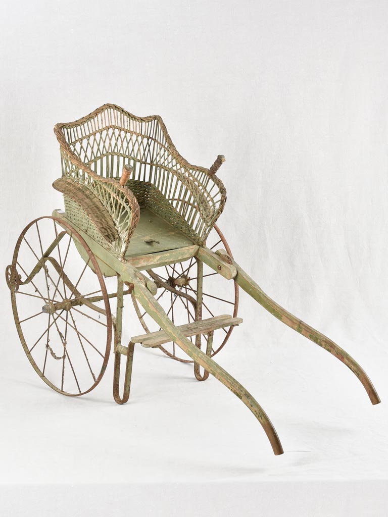 Antique wicker children's chariot (pulled by dogs) - 19th century