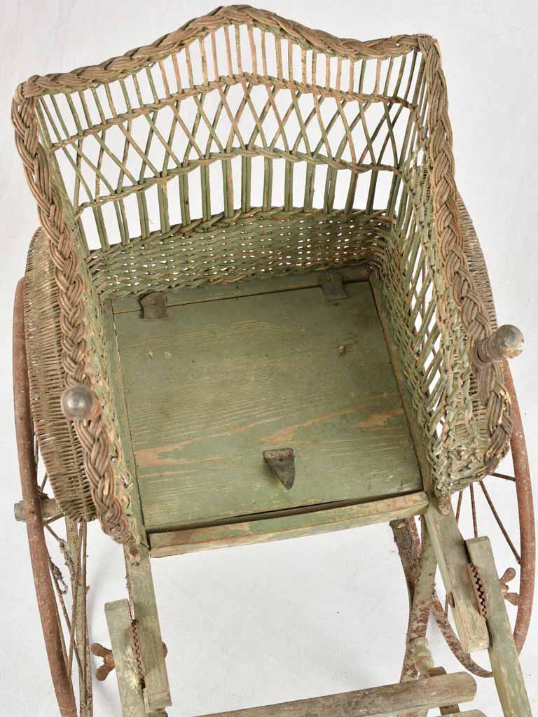 Antique wicker children's chariot (pulled by dogs) - 19th century