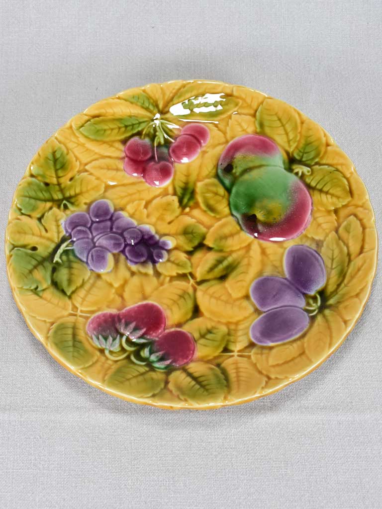 Sarreguemines Barbotine service with fruit decor from the 1930’s