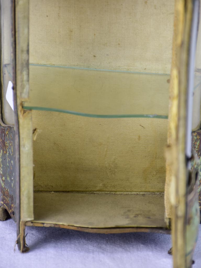 Louis XV style presentation window 10¼"