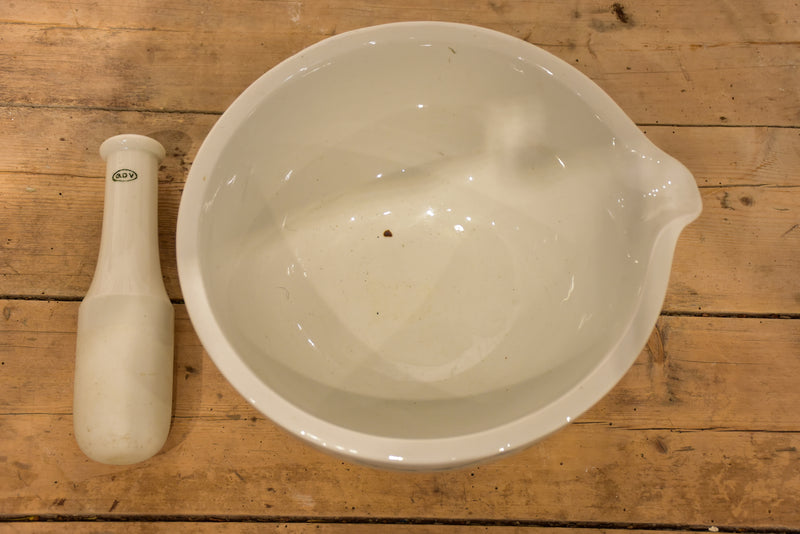 Mortar & pestle (Giraud Demay Vignolet) 20th-c