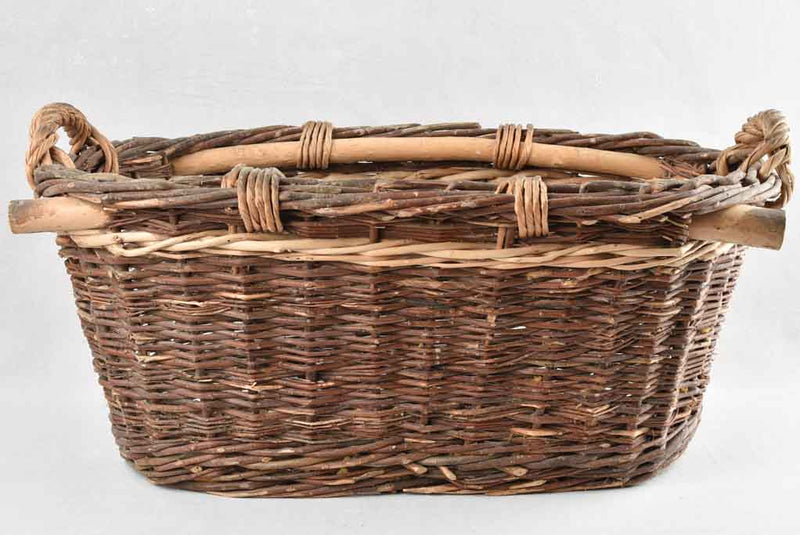 Antique wicker basket with handle features