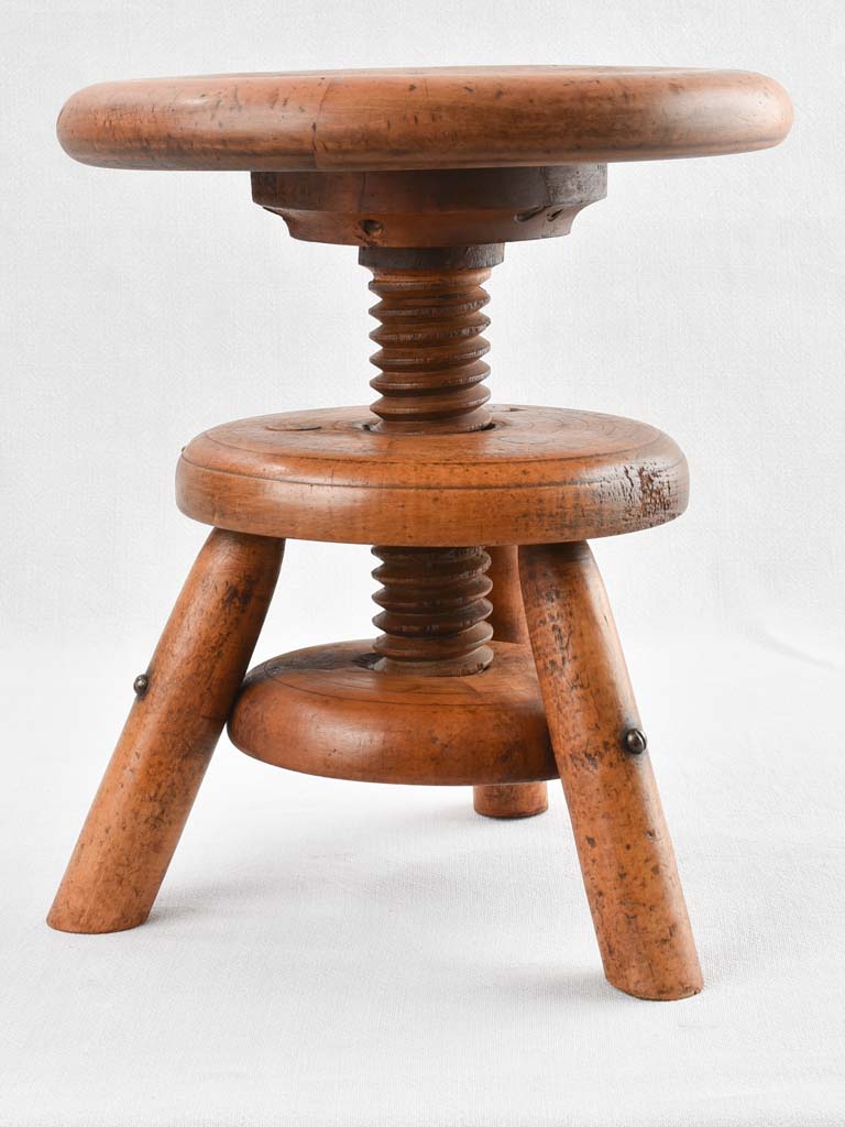Corkscrew atelier stool 4/4
