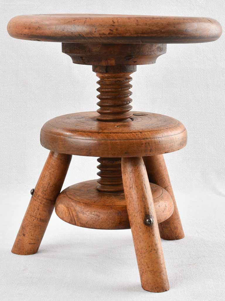 Corkscrew atelier stool 4/4