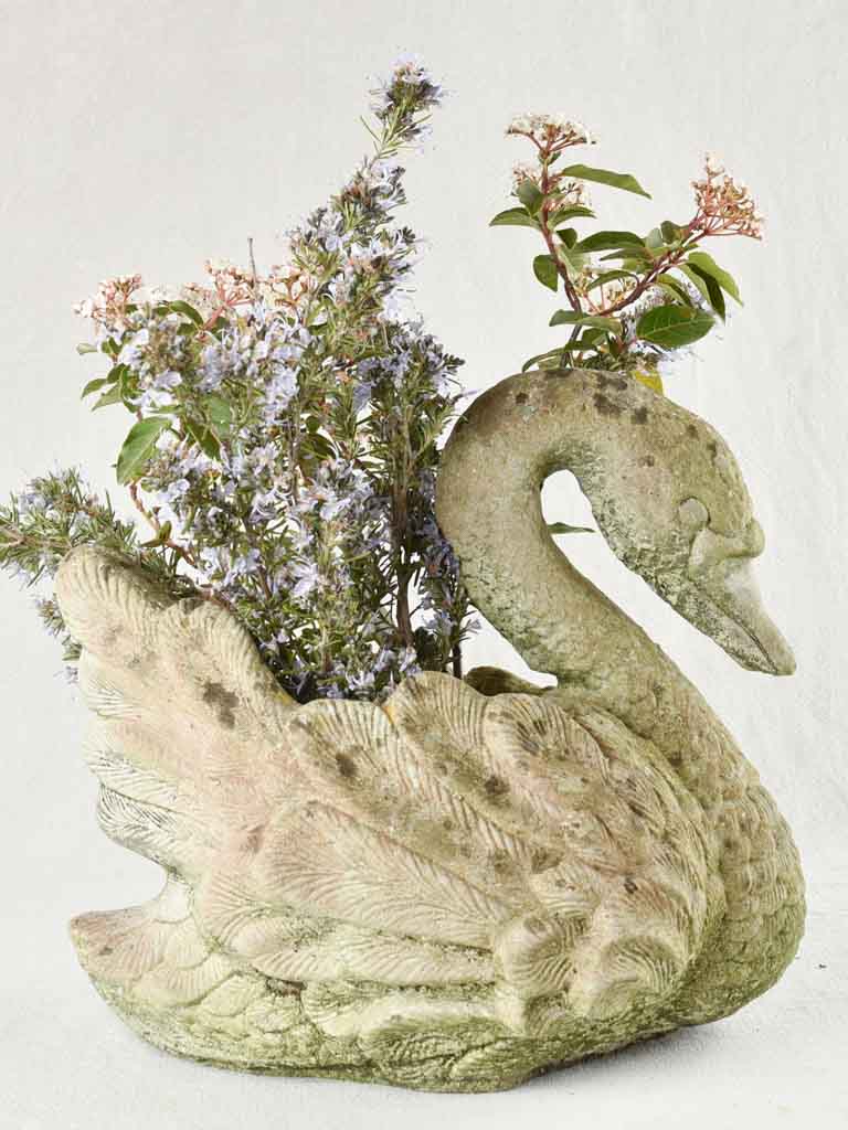 Vintage swan garden planter 14½"