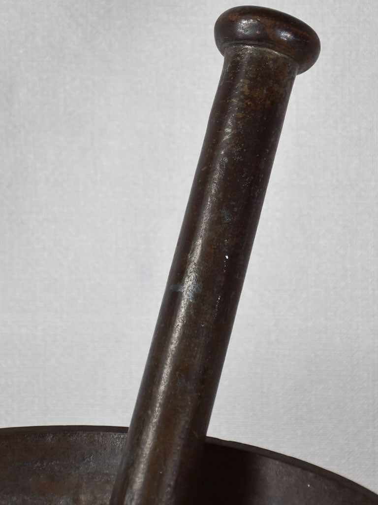 Very large cast iron mortar and pestle from the 1900s 15¾"