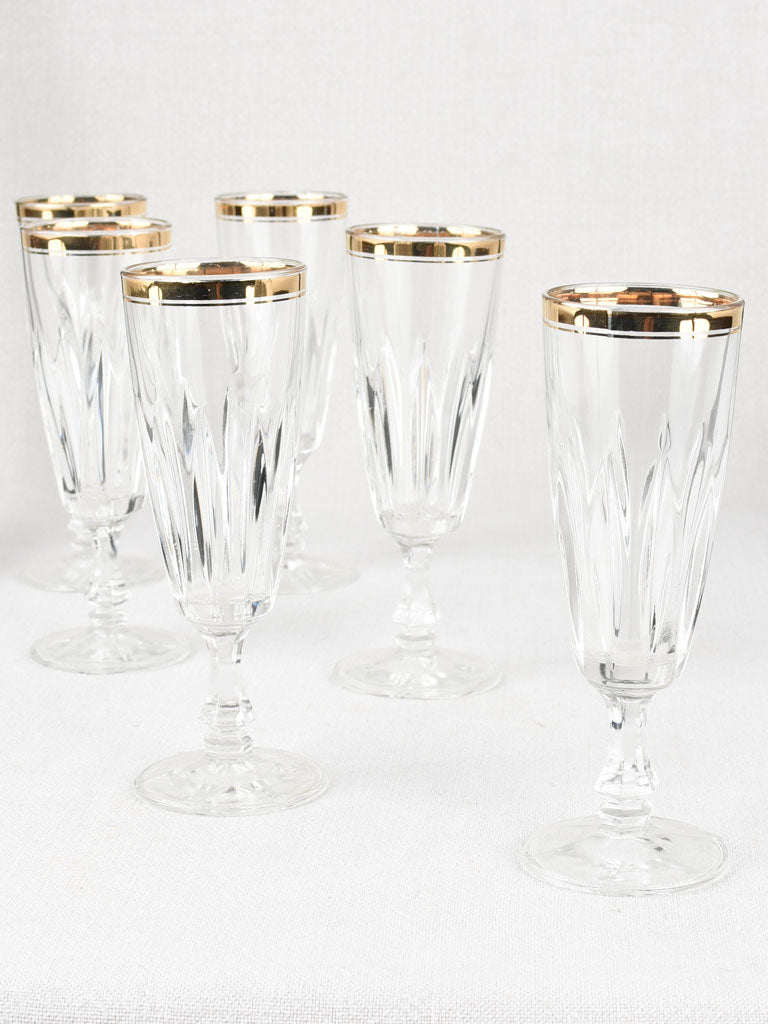6 Champagne flutes - gold rim