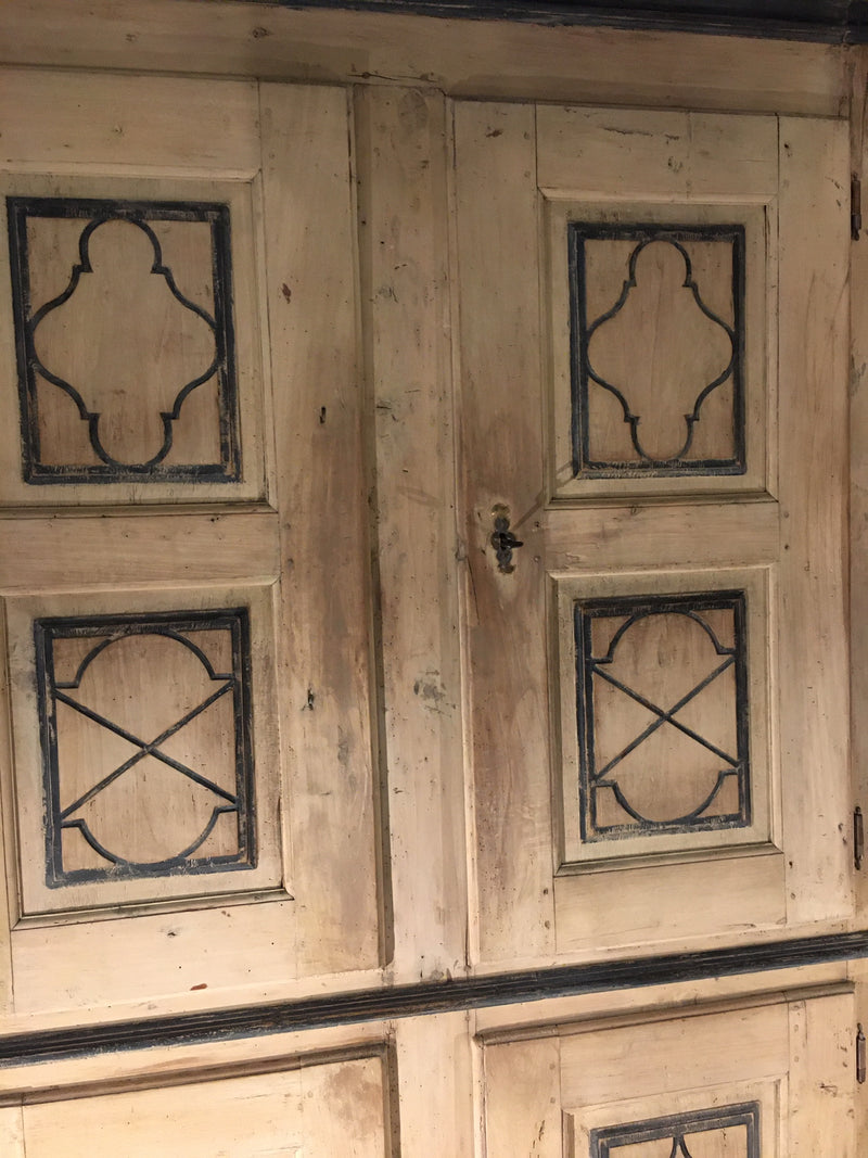Very large 17th Century Italian cabinetry boiserie