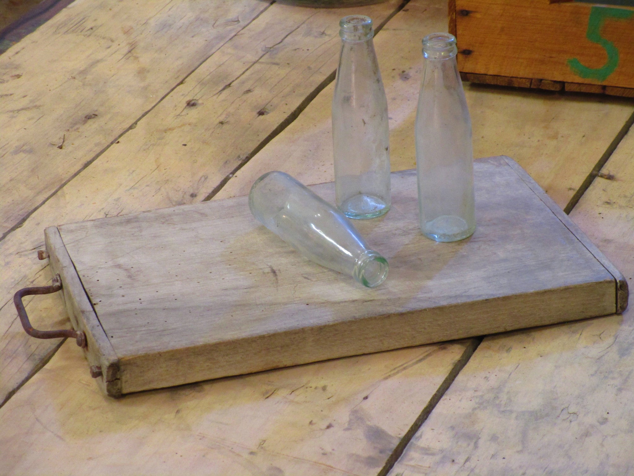 Rustic French chopping board with iron handle