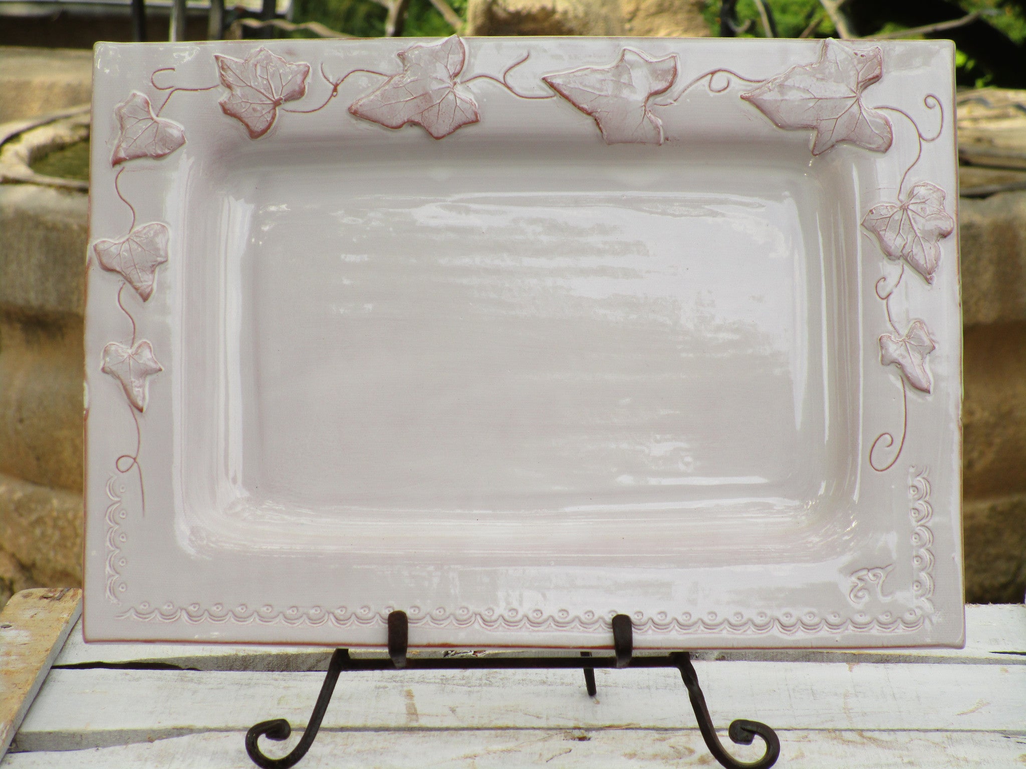 Rectangular cheese platter with vine leaves french 