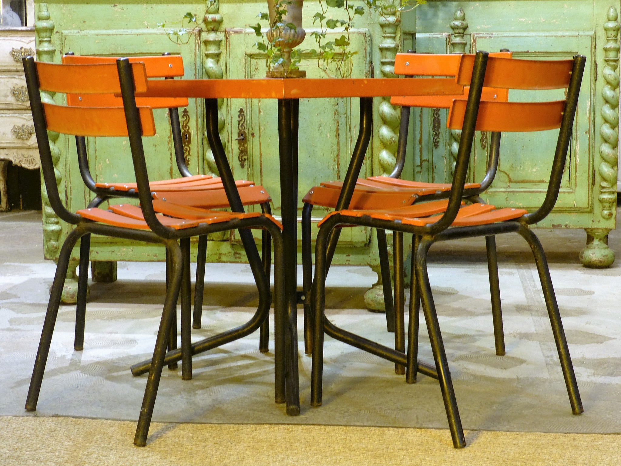 Mid-century outdoor garden setting