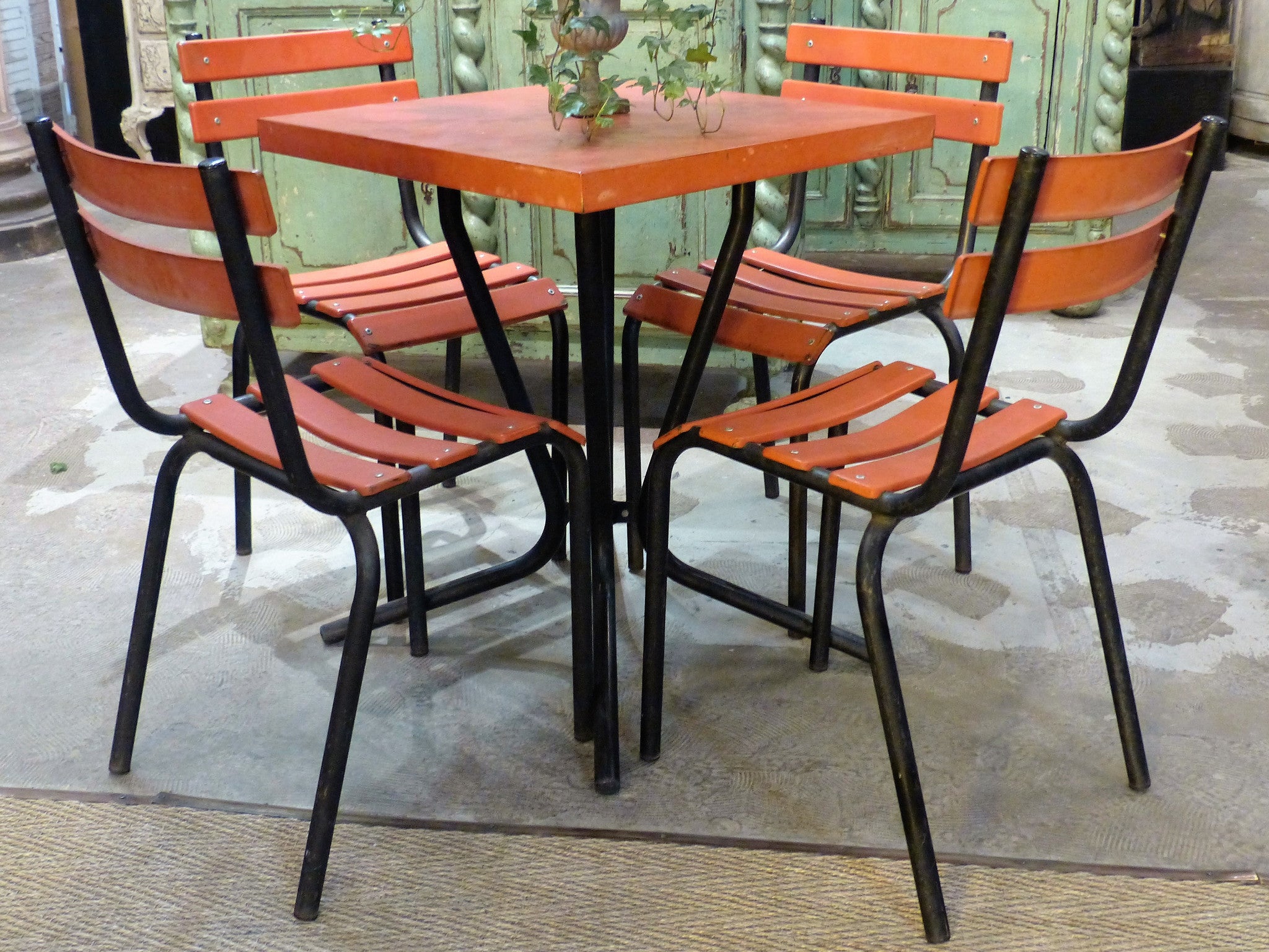 Mid-century outdoor garden setting